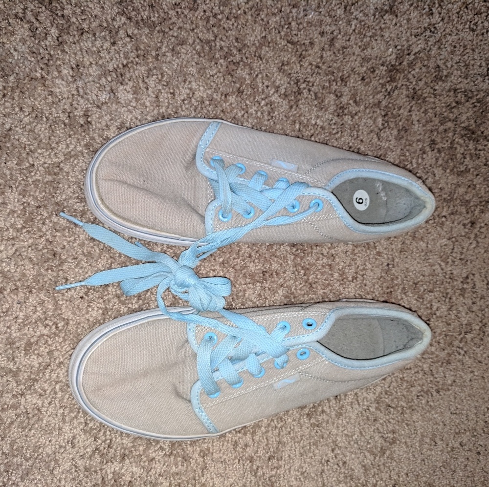 Women size 9 adio shoes